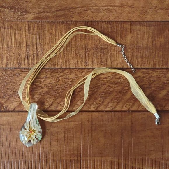 Yellow Flower Teardrop Necklace‎ - Picture 1 of 13
